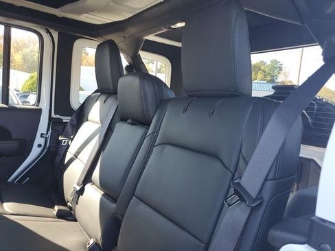 New 2026 Jeep Wrangler Unlimited Rubicon image 13