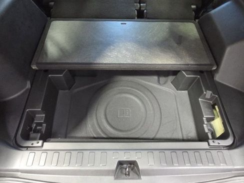 Used 2018 Chevrolet Equinox LT image 32