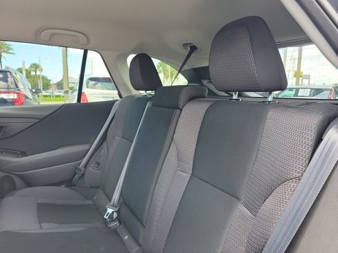 Used 2025 Subaru Outback Premium AWD/4WD image 11