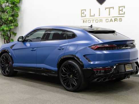 Used 2025 Lamborghini Urus SE image 3