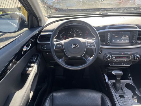 Used 2020 Kia Sorento EX image 11