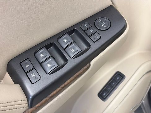 Used 2019 GMC Yukon XL Denali w/ Open Road Package AWD/4WD image 24