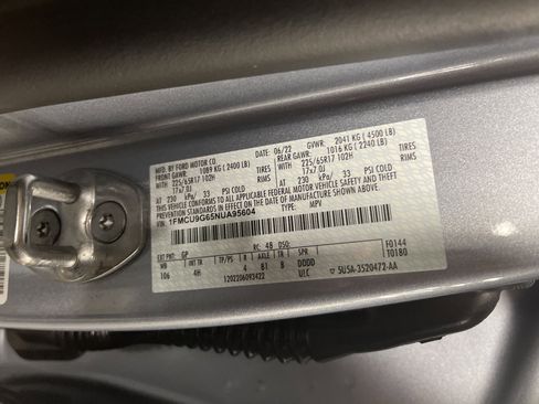 Used 2022 Ford Escape SE w/ Convenience Package image 25