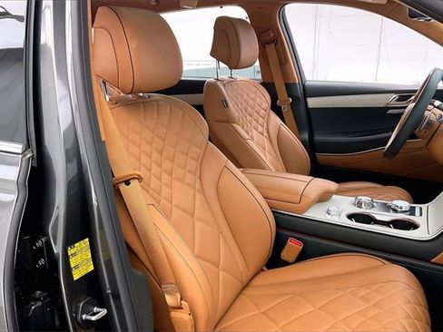 Used 2025 Genesis GV80 3.5T Prestige image 7