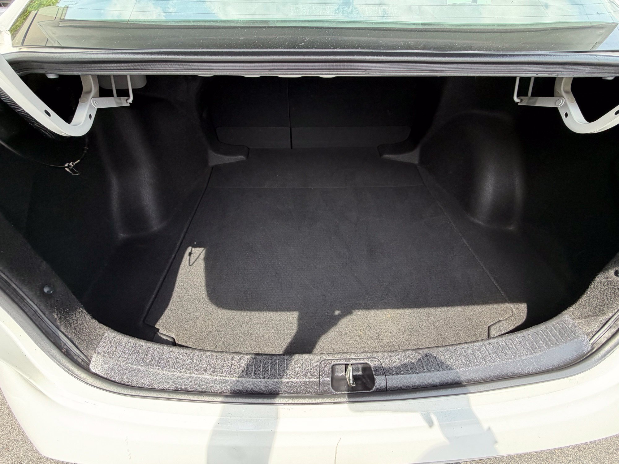 Used 2021 Toyota Corolla LE FWD image 11