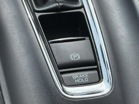 Used 2021 Honda HR-V LX image 17