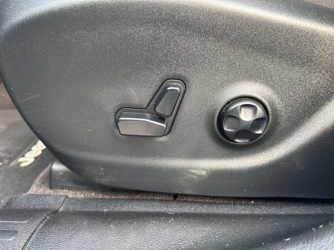 Used 2019 Jeep Cherokee Trailhawk image 22