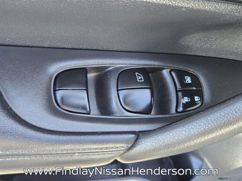 Used 2020 Nissan Rogue SV FWD image 20