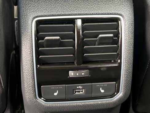 Used 2018 Volkswagen Passat 2.0T SE image 14