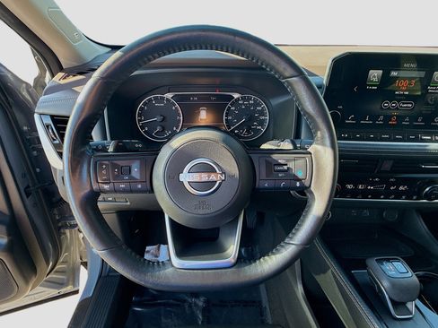 Used 2023 Nissan Rogue SL w/ SL Premium Package image 10