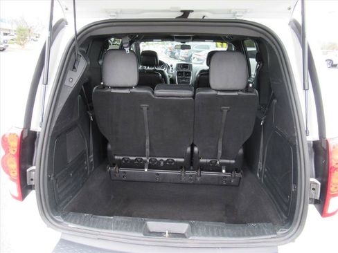 Used 2017 Dodge Grand Caravan GT image 30