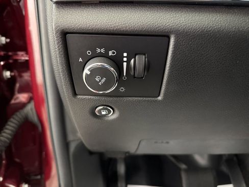 Used 2018 Jeep Grand Cherokee Limited image 20