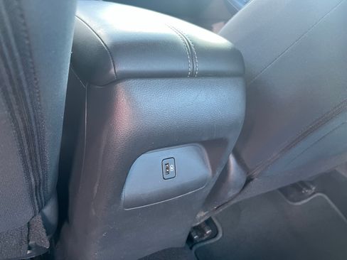 Used 2025 Nissan Sentra SV FWD image 18