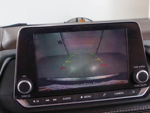 Used 2023 Nissan Rogue SV FWD image 18