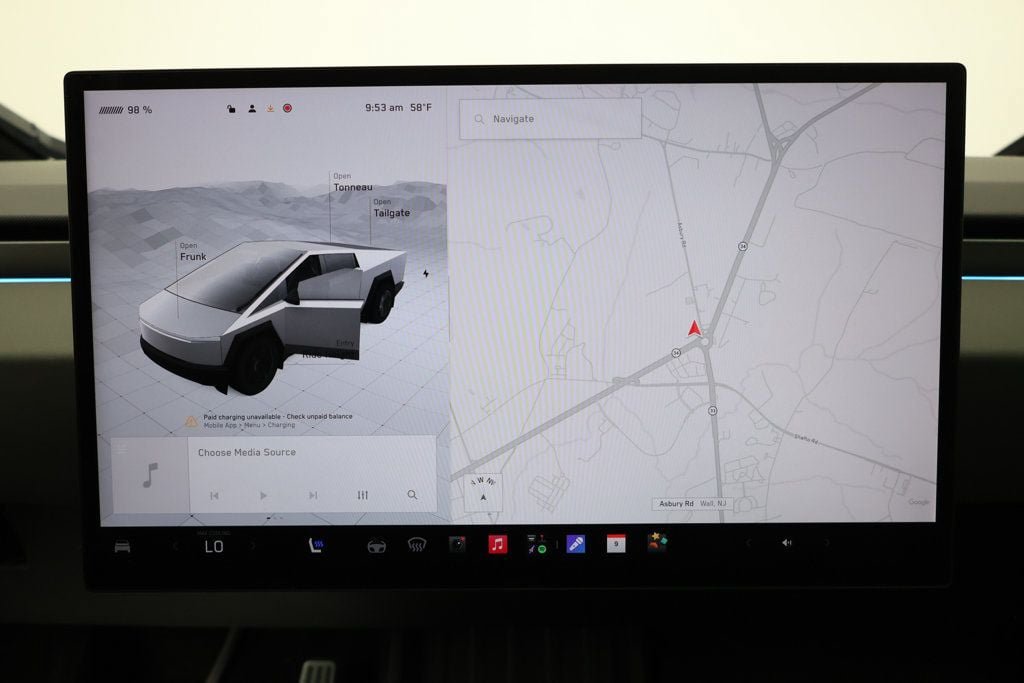 Used 2025 Tesla Cybertruck AWD Crew Cab image 23