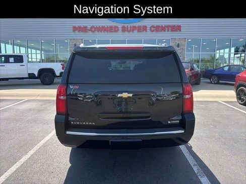 Used 2018 Chevrolet Suburban Premier AWD/4WD image 3