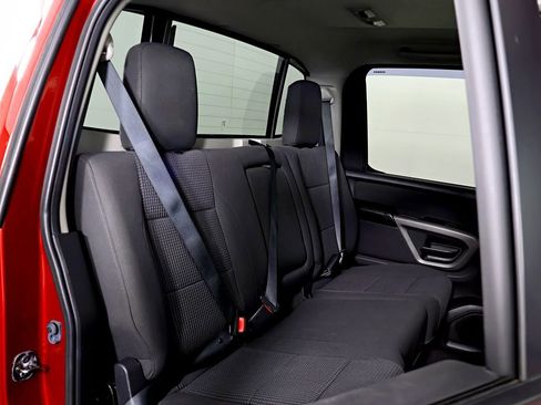 Used 2015 Nissan Titan SV image 35