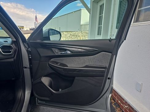 Used 2025 Chevrolet TrailBlazer LT w/ Convenience Package image 26