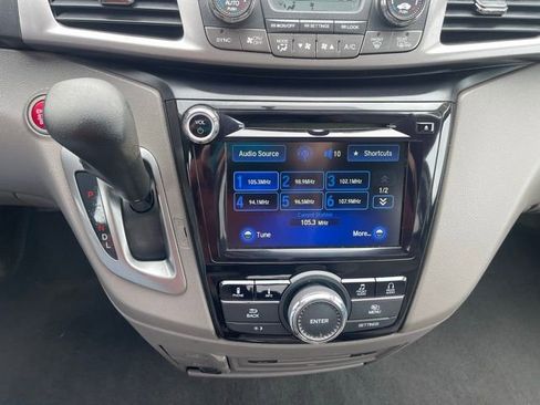 Used 2016 Honda Odyssey SE image 21