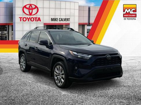 Used 2025 Toyota RAV4 XLE Premium FWD image 7