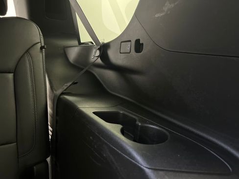 Used 2025 Chevrolet Tahoe LT image 33