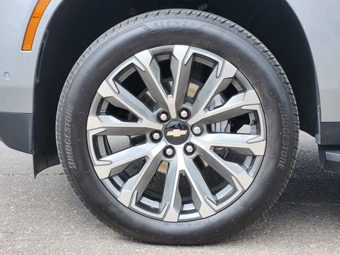 Used 2025 Chevrolet Tahoe High Country image 10