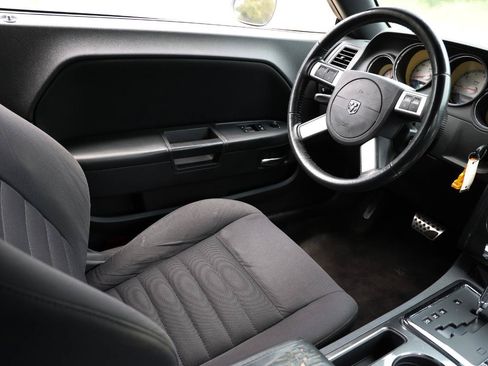 Used 2010 Dodge Challenger SE RWD image 20