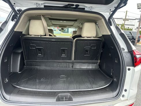 Used 2020 Buick Enclave Premium w/ Sun and Sites Package image 36