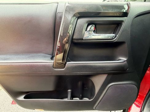 Used 2020 Toyota 4Runner TRD Off-Road Premium image 26