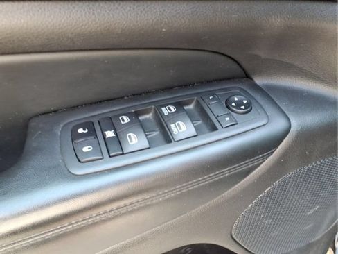 Used 2021 Jeep Grand Cherokee Laredo AWD/4WD image 13