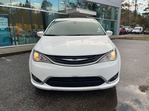 Used 2018 Chrysler Pacifica Touring Plus image 14