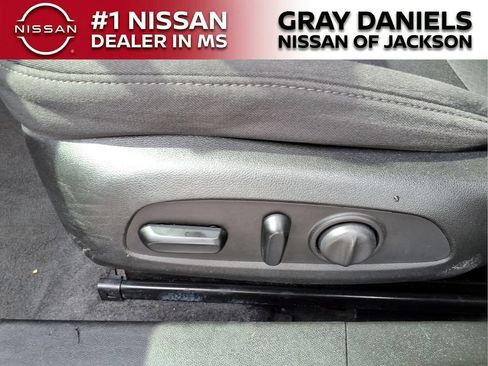 Used 2019 Chevrolet Malibu LT FWD image 11