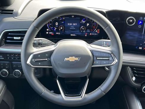 Certified 2025 Chevrolet Suburban Premier image 15