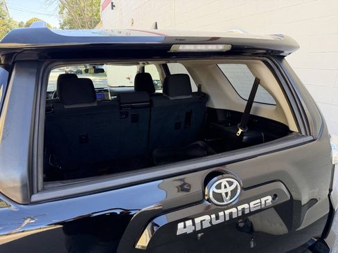 Used 2014 Toyota 4Runner SR5 AWD/4WD image 37