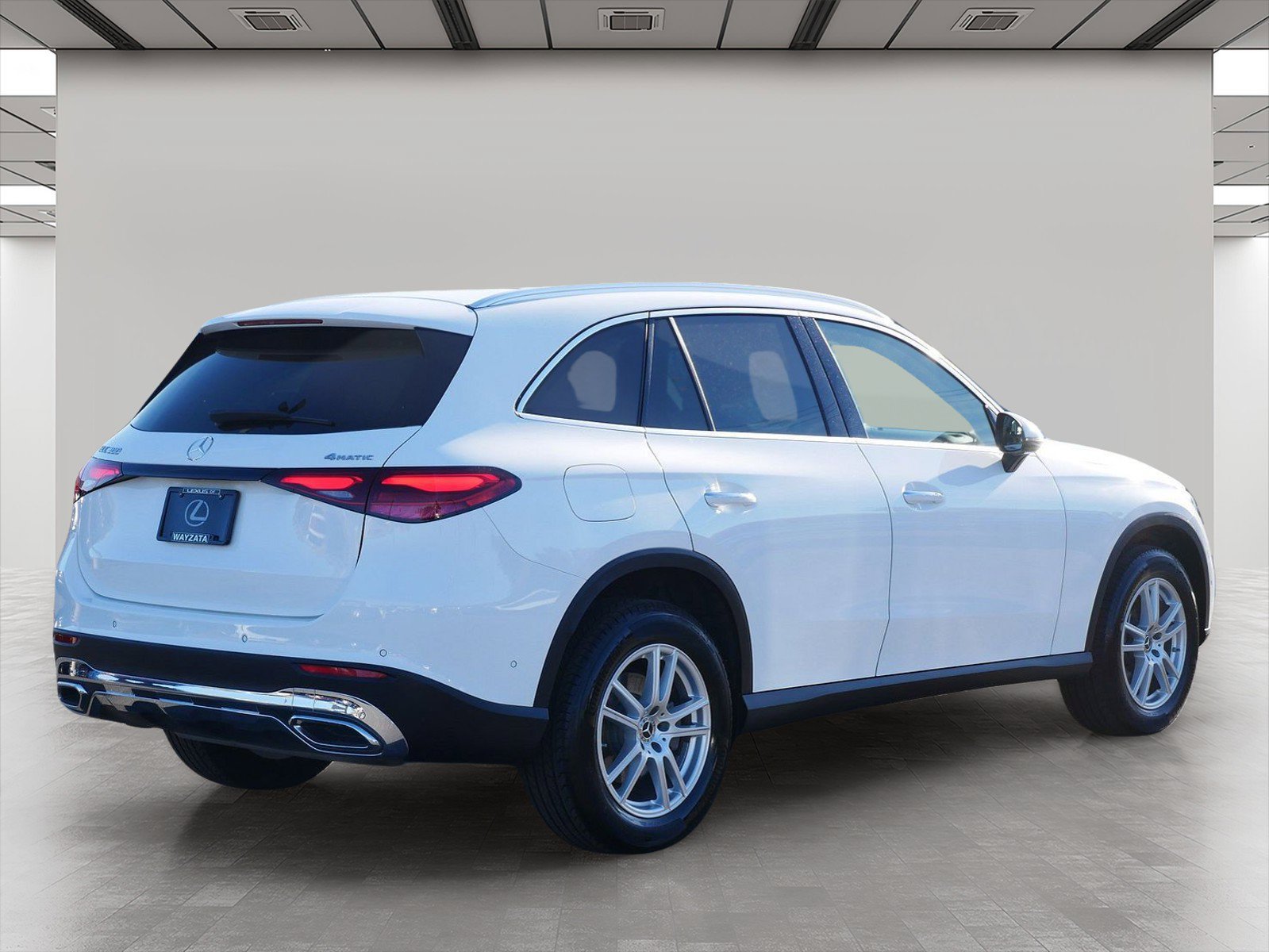 Used 2025 Mercedes-Benz GLC 300 4MATIC image 6