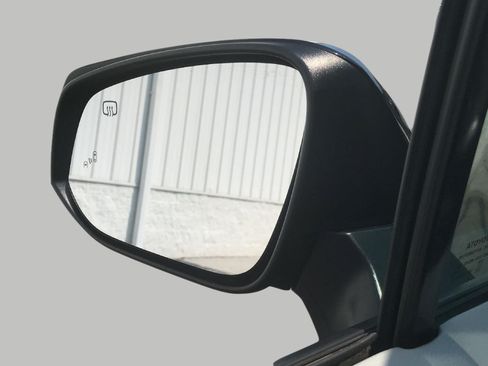Used 2022 Toyota Sienna XLE FWD image 19