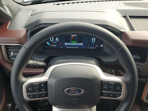 Used 2024 Ford Expedition Limited image 24