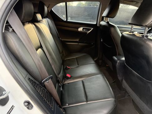 Used 2013 Lexus CT 200h w/ Premium Pkg w/Backup Camera FWD image 20