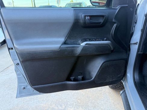 Used 2021 Toyota Tacoma SR5 w/ SR5 Appearance Package (SM) image 12