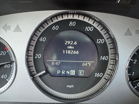 Used 2012 Mercedes-Benz GLK 350 4MATIC image 2