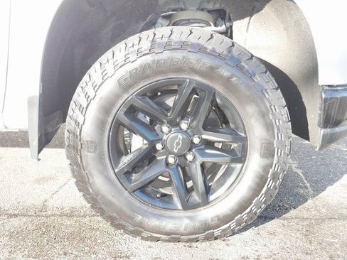 Used 2020 Chevrolet Silverado 1500 Custom Trail Boss image 11