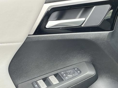 New 2026 Mitsubishi Outlander SE image 12