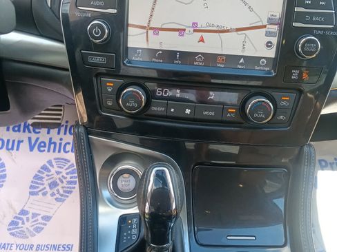 Used 2016 Nissan Maxima SR FWD image 14