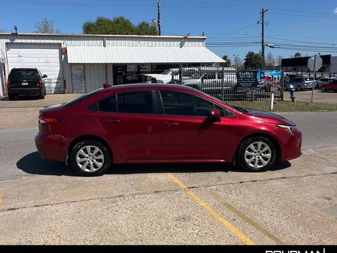 Used 2024 Toyota Corolla LE image 6