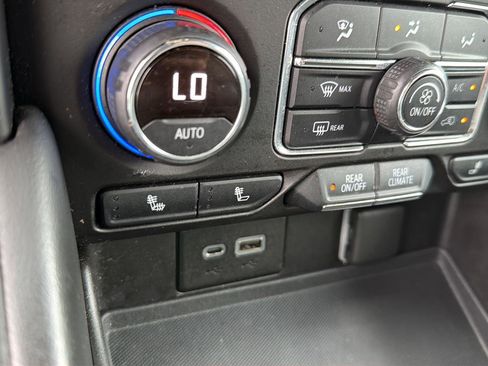 Used 2021 Chevrolet Tahoe RST AWD/4WD image 28