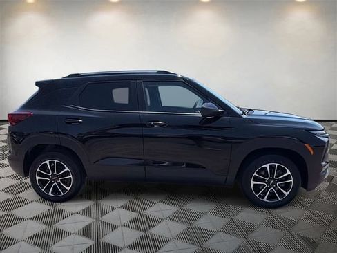 Used 2026 Chevrolet TrailBlazer LT w/ Convenience Package FWD image 4