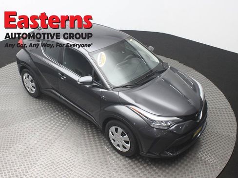 Used 2020 Toyota C-HR LE image 3