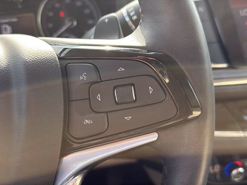 Used 2024 Buick Enclave Essence FWD image 21