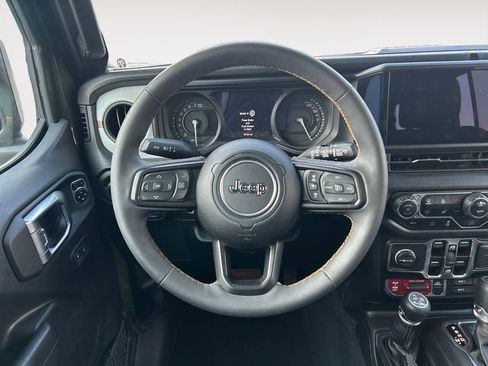 Used 2024 Jeep Wrangler Unlimited AWD/4WD image 12
