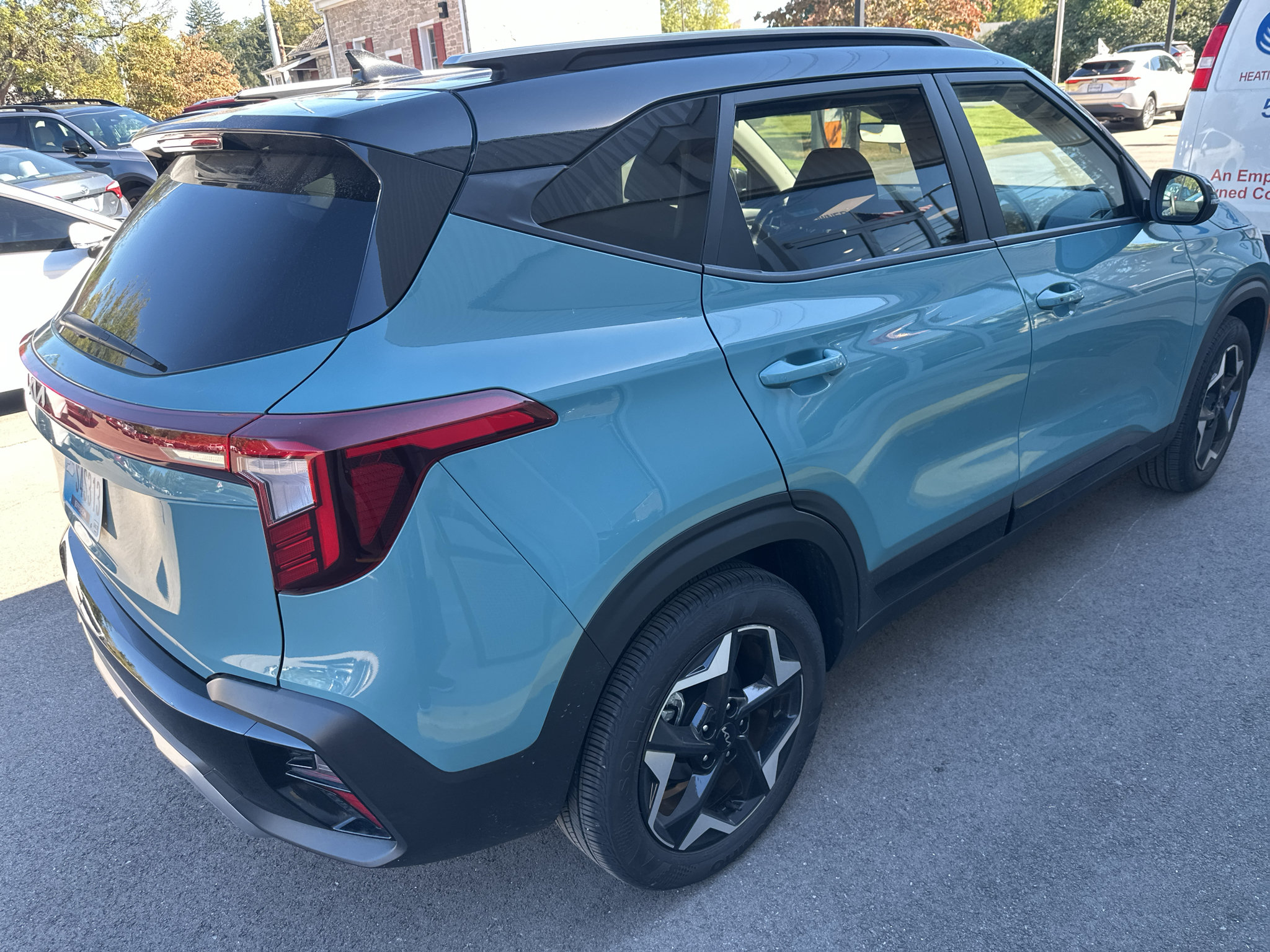 Used 2025 Kia Seltos S FWD image 3
